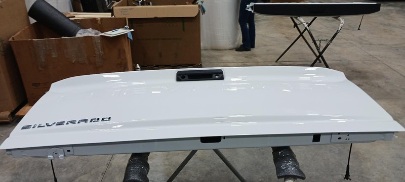 20-'25 CHEVROLET SILVERADO 2500 manual tailgate w/o assist OEM New Take Off!