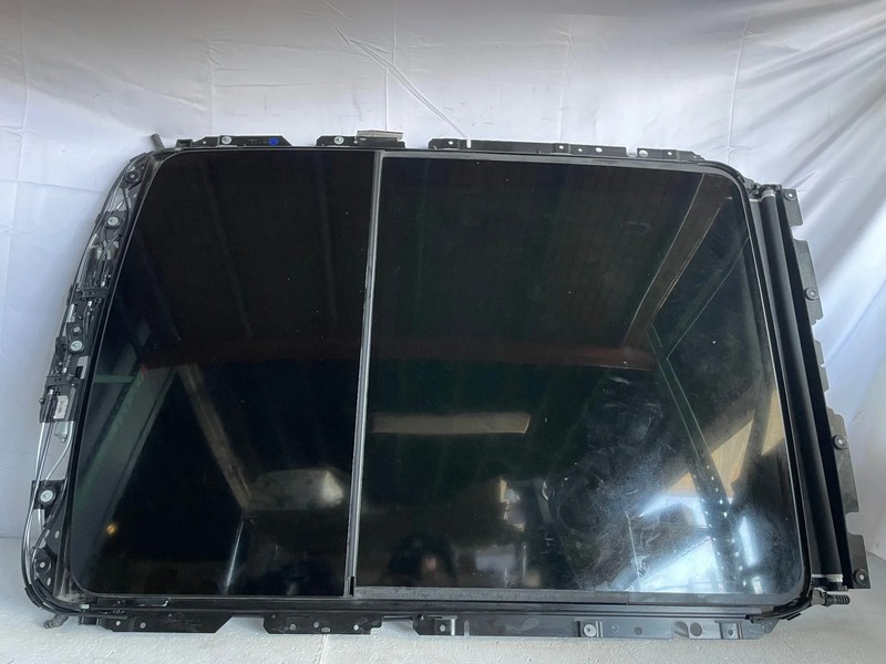 2018 - 2024 BMW X3 G01 SUNROOF WINDOW GLASS W/ TRACK FRAME & SUNSHADE # 108305