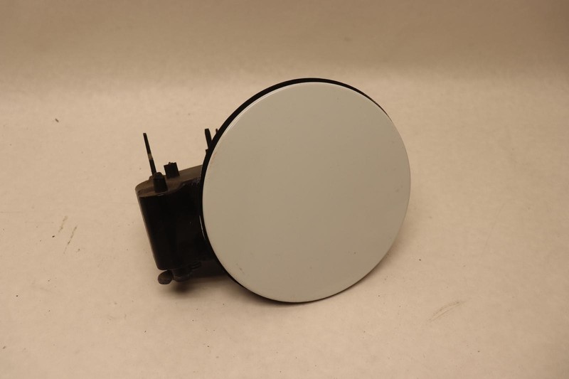 2015-2020 GMC YUKON FUEL TANK FILLER DOOR LID COVER W/ POCKET OEM