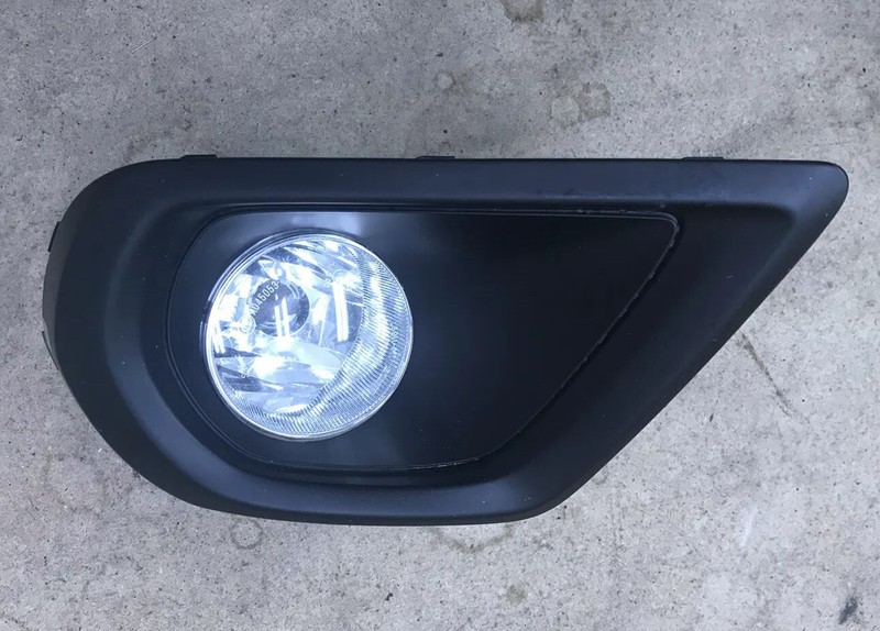 2013 - 2016 Subaru Forester Front Right RH FogLight Cover With Bezel OEM