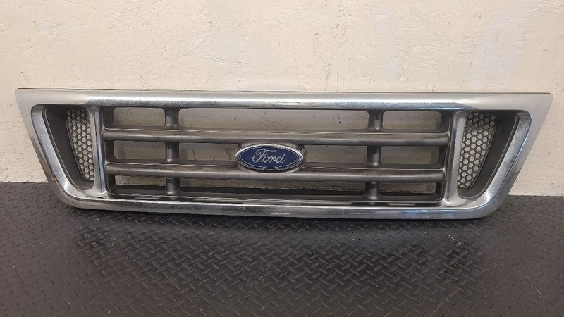 97-03 Ford E450SD 6.0L Chrome Grille W/ Painted Inserts OEM 4C2Z-8200-BAA