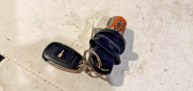 1995-2004 Ford Ranger Ignition Control Switch W/ one key oem