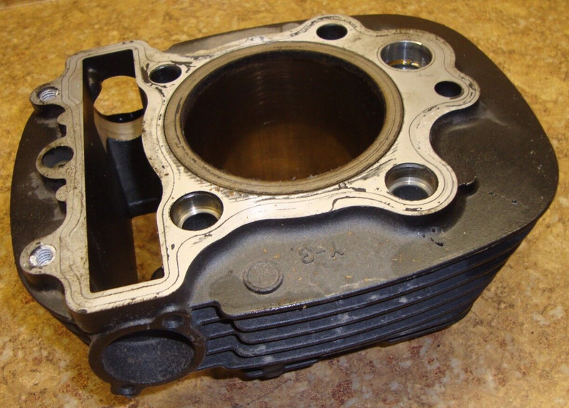 2004 Yamaha XVS650 XVS 650 A V Star Engine Rear Cylinder Jug Barrel 04 Vstar