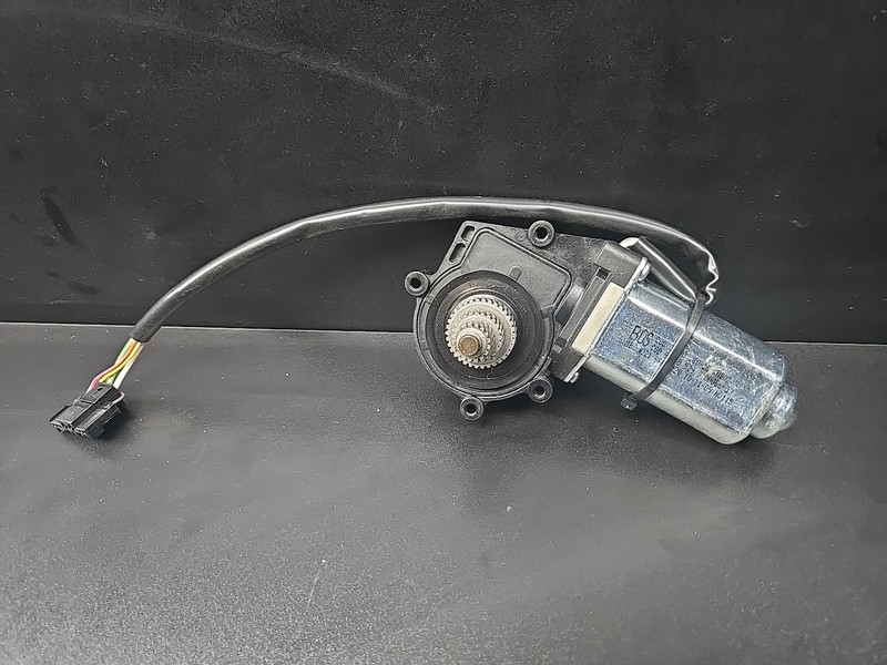07-13 Mercedes W221 S550 S600 Rear Right Window Shade Regulator Motor 9929000066