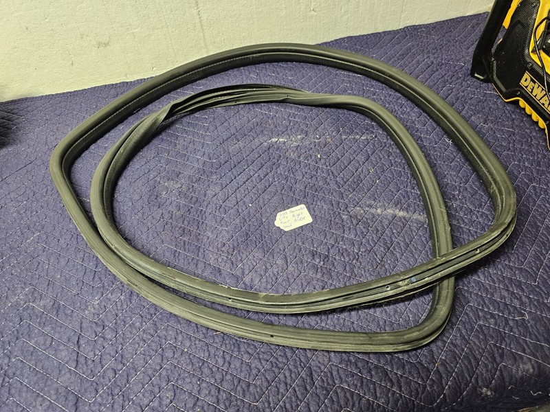Rubber Rear Door Seal Gasket WeatherstripRAM Promaster City 2018 Right Rear