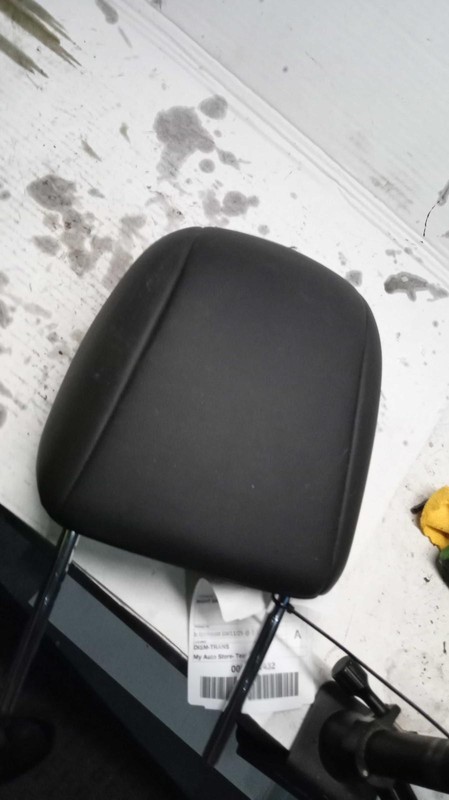 2015 Nissan Murano Right Headrest Gray White OEM 6610400 81K Miles