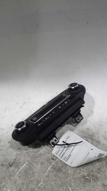 2019 Kia Sorento A/C Selector Switch OEM 97250C6AA0WK Used 83K Miles White