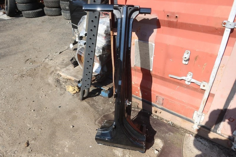 2018-2024 Jeep Wrangler JL Gladiator JT OEM Right Passenger RH B Pillar Cut Out