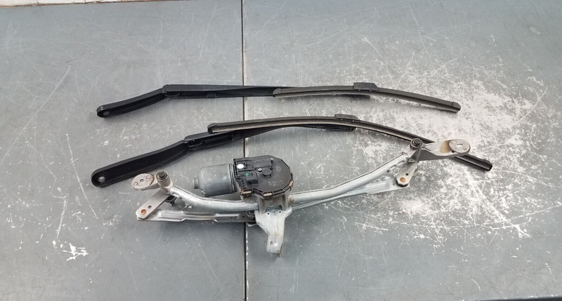 2014 BMW M5 F10 Windshield Wiper Motor / Arms #3377 V8