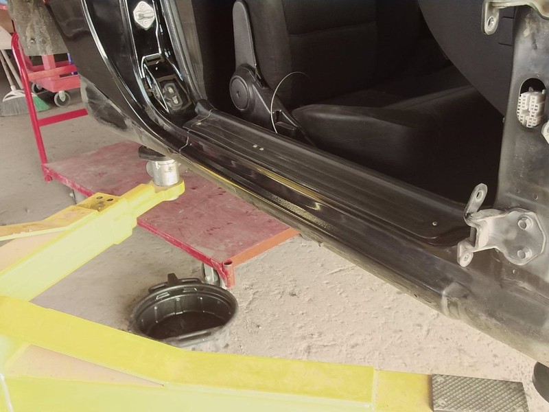 99-05 Mazda Mx-5 Miata NB Passenger Right Side Rocker Panel Cut