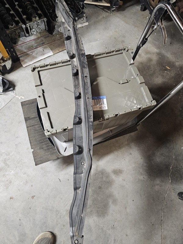 JEEP CHEROKEE WINDSHIELD COWL PLENUM COVER PANEL OEM 2014 - 2022 ??