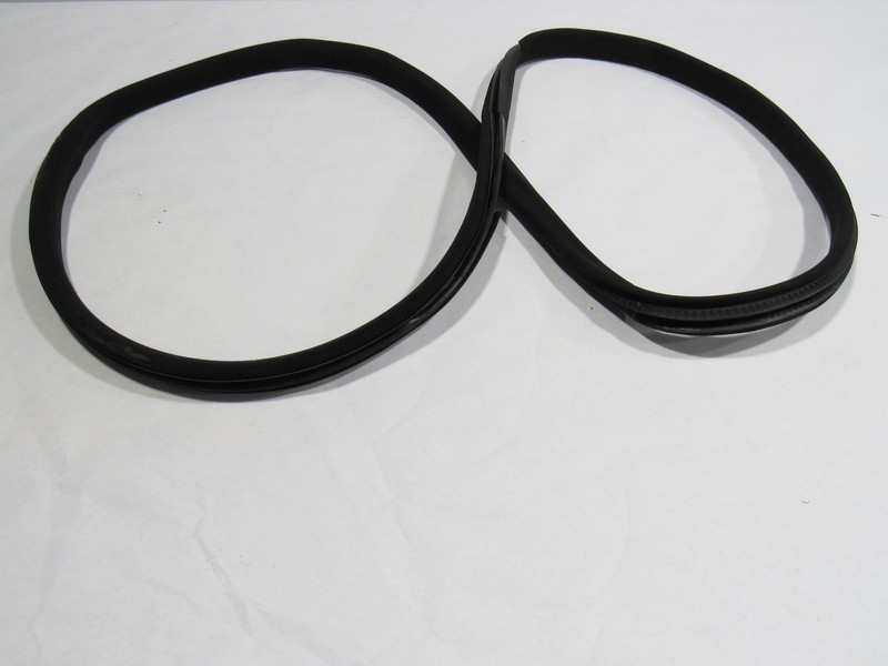 10-20 Bentley Mulsanne 2012 Rear Right Passenger Door Weatherstrip Seal @1