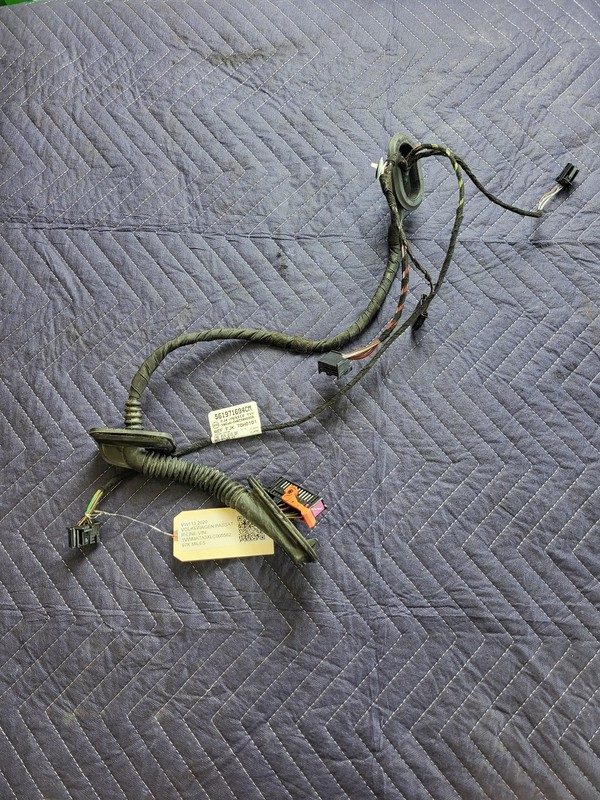 Used Oem Volkswagen Rear Passenger Door Wiring Harness for 2020 Passat 2.0L FWD