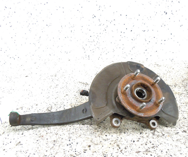 2011-2015 Dodge Durango Front Spindle Knuckle Hub Passenger Right RH OEM