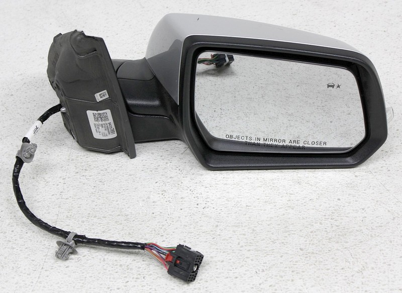 OEM Right Outside Mirror For GMC Acadia 84737891 Quicksilver (GAN) Scratches