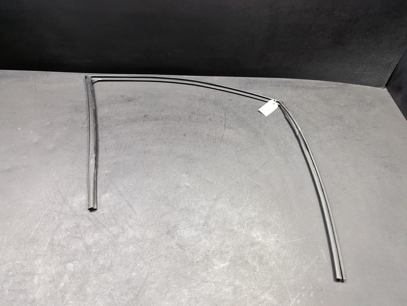 Front Right Door Window Run Channel 2017 Nissan Pathfinder 80330-3KA0C 13 - 20