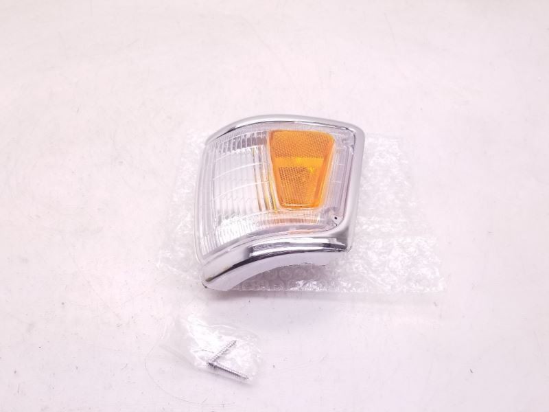 92 93 94 95 TAYOTA PICKUP LH Driver Corner/Park Light Park 81620-35120
