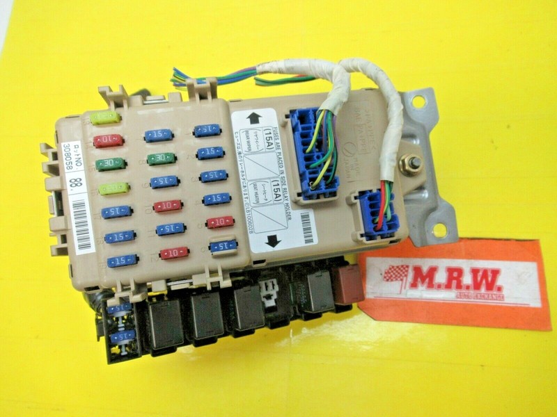FUSE BOX RELAYS FUSES JUNCTION FUSEBOX UNDER DASH BOARD for 03 04 FORESTER 2.5L