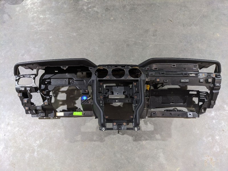 Passenger Right Convertible Passenger Dash Fits 15 MUSTANG 1172596