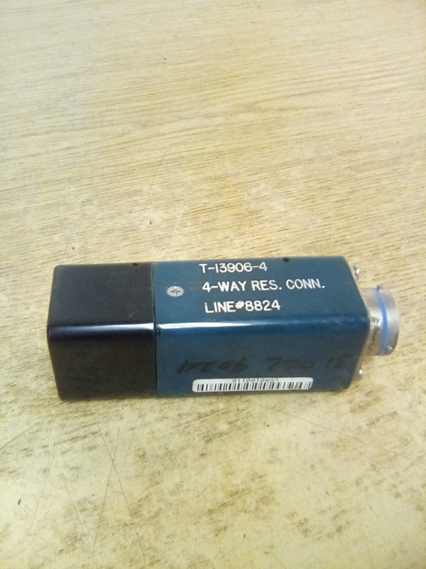 Testron T-13906-4 4-Way Res.Conn