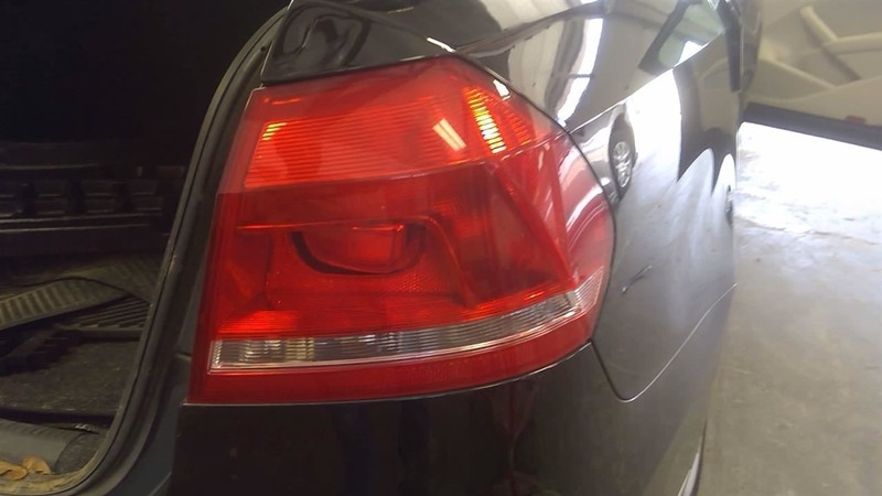 Passenger Tail Light Sedan Quarter Panel Mounted Fits 12-15 PASSAT 3531177