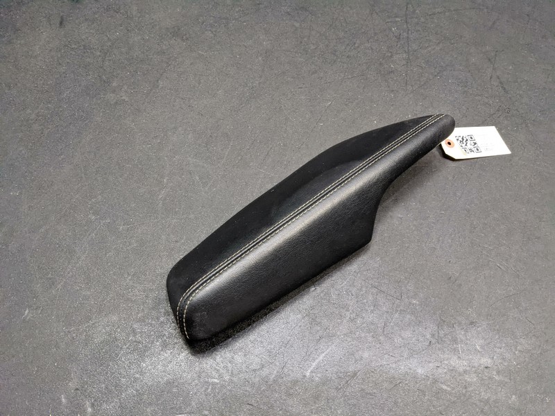 Front Right Door Armrest Black 2017 Jeep Cherokee 68141925AA 2014 2015 2016 2018