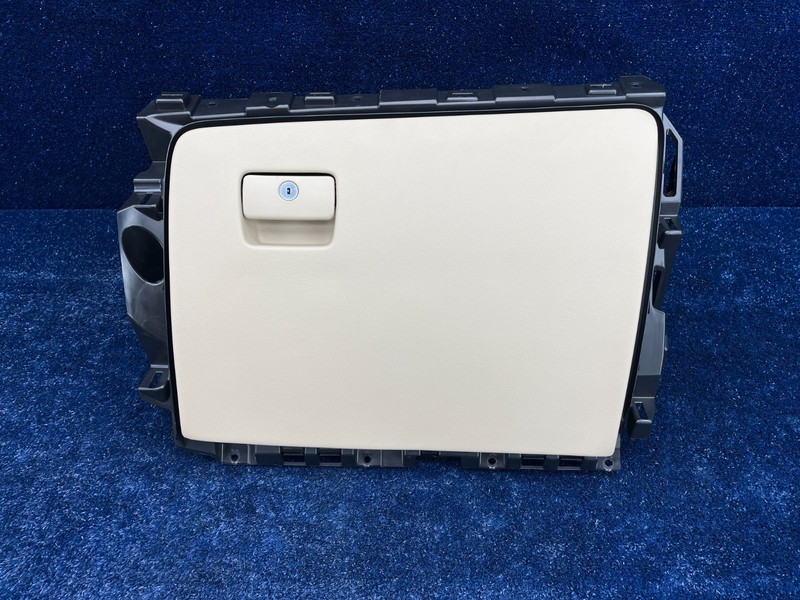 2017–2019 Cadillac XT5 Glove Box OEM 305054D