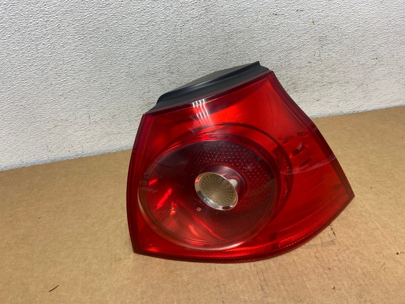 2006 2007 2008 Volkswagen Golf MK5 5 Right Passenger Tail Light Oem AD5380 LK