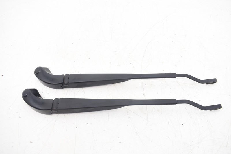 2006 Mini Cooper S R52 Windshield Wiper Arms Pairs Set OEM KW87