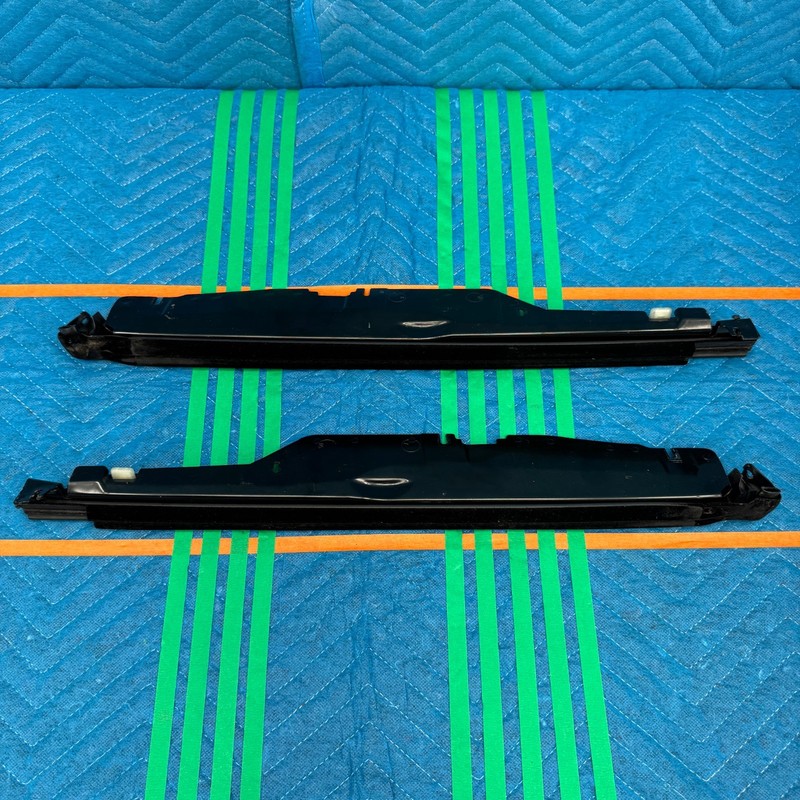 2001–2006 BMW 330Ci E46 Convertible Rear Window Guide Quarter Glass Trim Set OEM