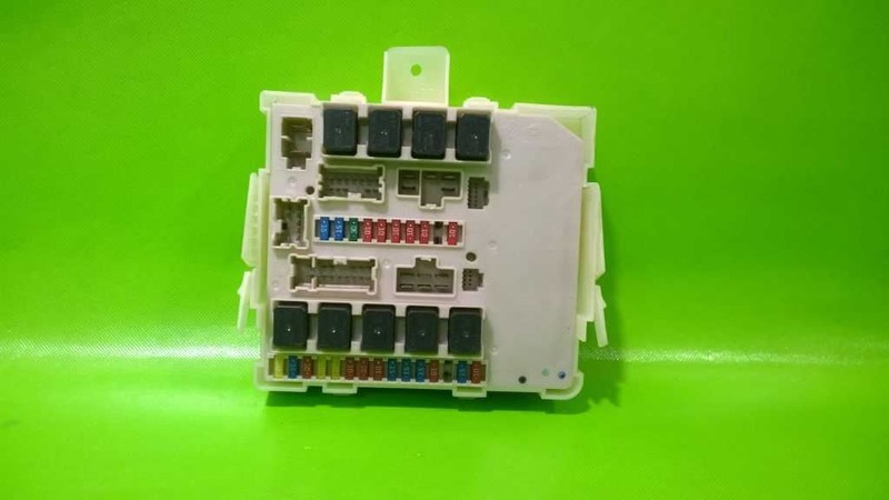 04-07 INFINITI QX56 POWER SUPPLY FUSE BOX OEM 3998-27