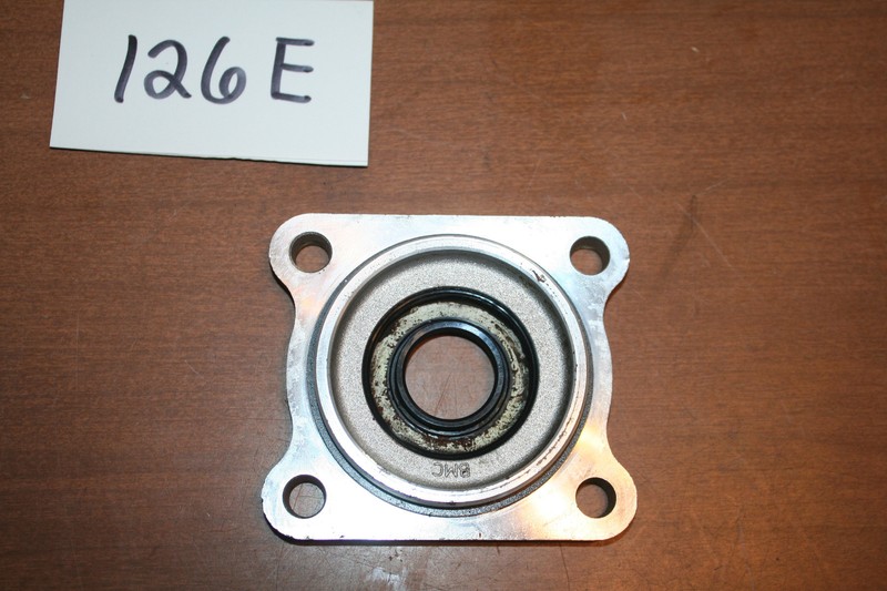 2004 Polaris Sportsman 700 EFI 4x4 Front Differential Pinion Flange Input OEM 04