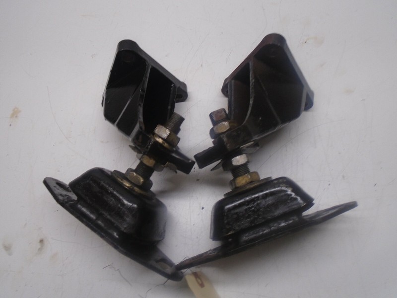 X2 79550A1 66284A2 V6 V8 4.3-5.7 GM Mercruiser Stern Drive Engine Motor Mount