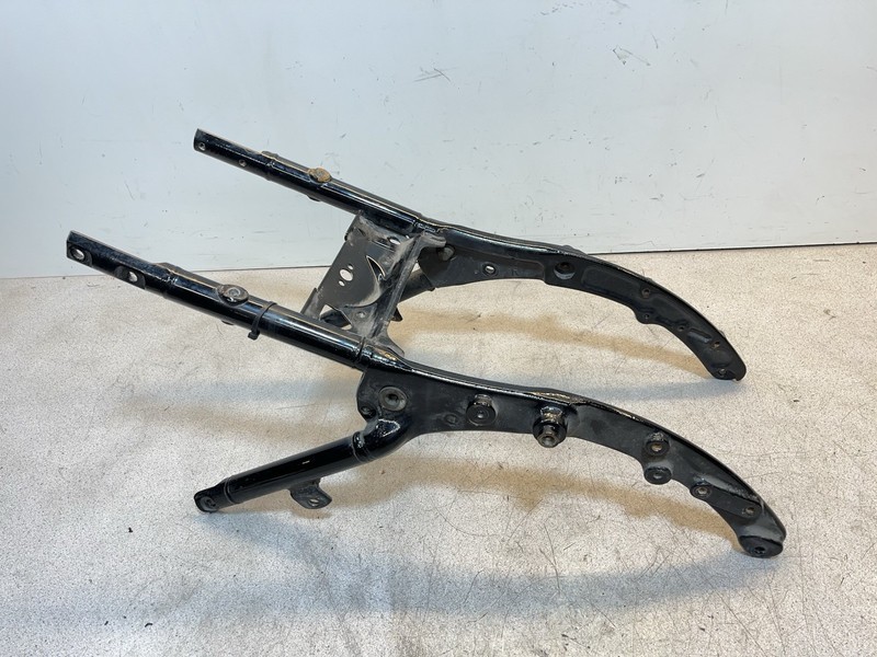 2012 Harley Davidson FLHR Road King Touring Rear Sub Frame Subframe Fender Mount