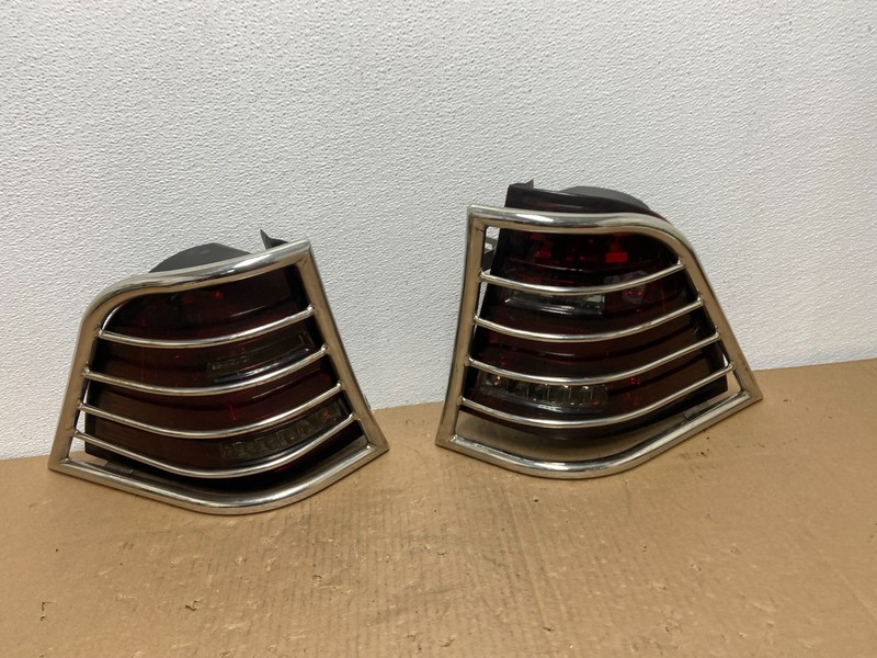 1998 to 2001 Mercedes ML320 ML-Class Right Passenger Rh Tail Light OEM AB6563