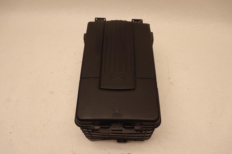 2009-2017 VOLKSWAGEN VW TIGUAN BATTERY TRAY BOX HOLDER SUPPORT COVER OEM