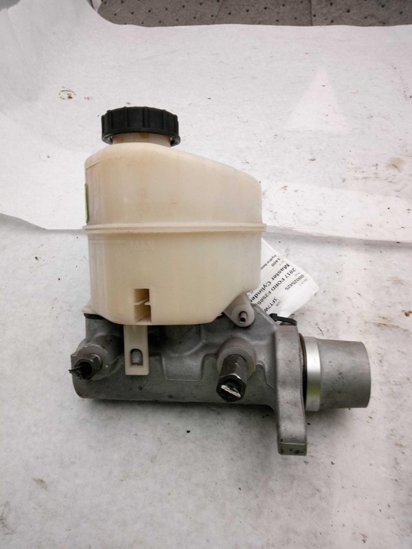 2017 Ford F250SD Pickup Brake Master Cylinder OEM Used 96k Miles - White