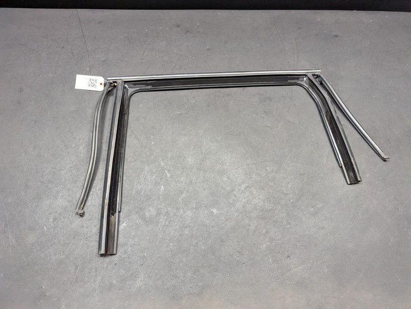 Rear Left Door Window Glass Run Channel 2015 Jeep Cherokee 2014 2016 2017-2021