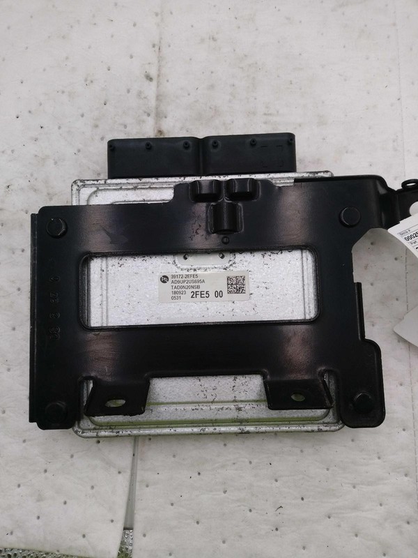 2019 Hyundai Elantra Engine Control Module ECM OEM 2.0L Black 75K Miles