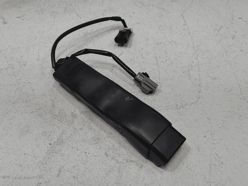 2012-2020 TESLA MODEL S FRONT RIGHT PASSENGER SEAT BELT SEATBELT BUCKLE OEM