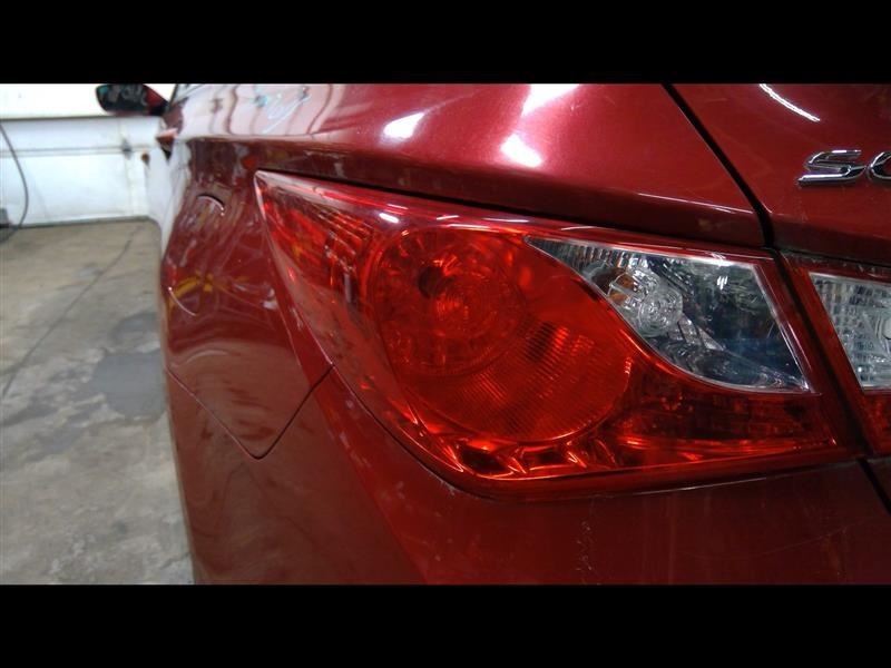 Driver Tail Light VIN B 8th Digit Lid Mounted Fits 11-14 SONATA 1313644