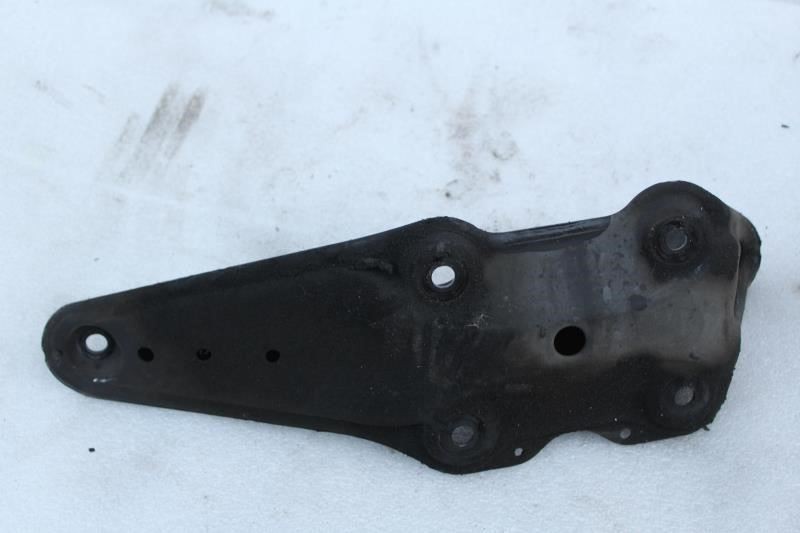1995 1996 1997 1998 1999 MERCEDES S320 W140 DIFFERENTIAL BRACKET MOUNT