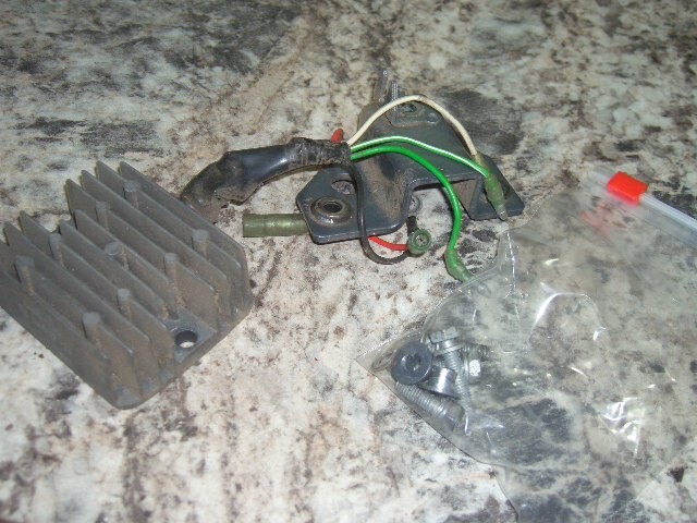 1994 Yamaha 9.9hp 4 stroke rectifierboat motor part only bin 5049