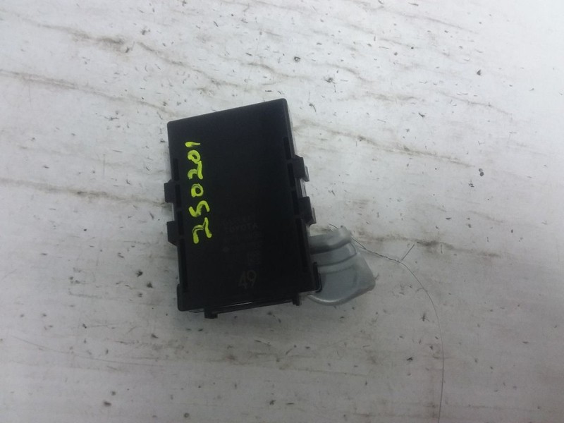Network Gateway Control Module Right Hand Dash Fits 18-23 TACOMA 89100-04030