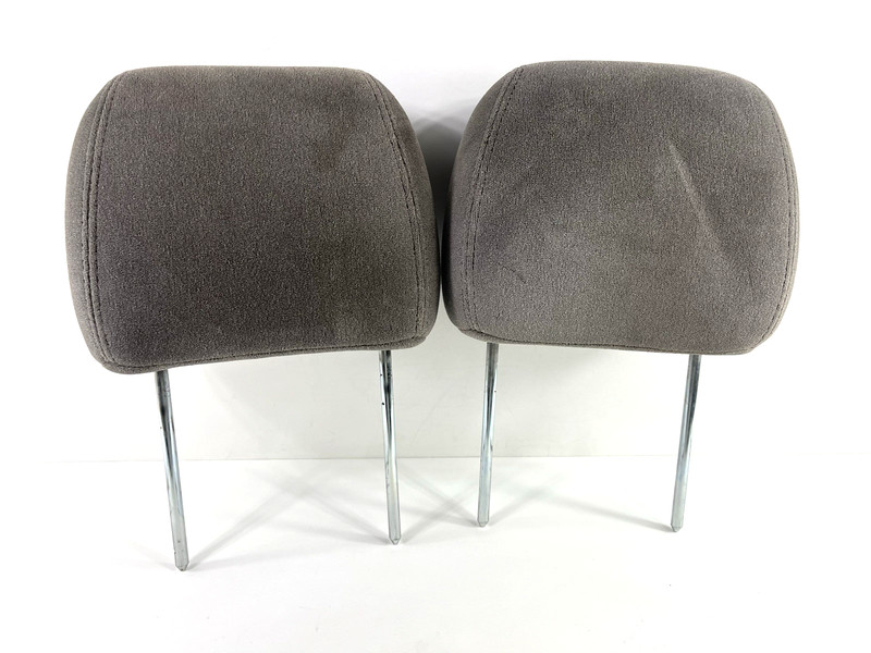 2003–2006 Silverado Sierra Front Headrest Set Pair 2Pc Light Gray Cloth OEM
