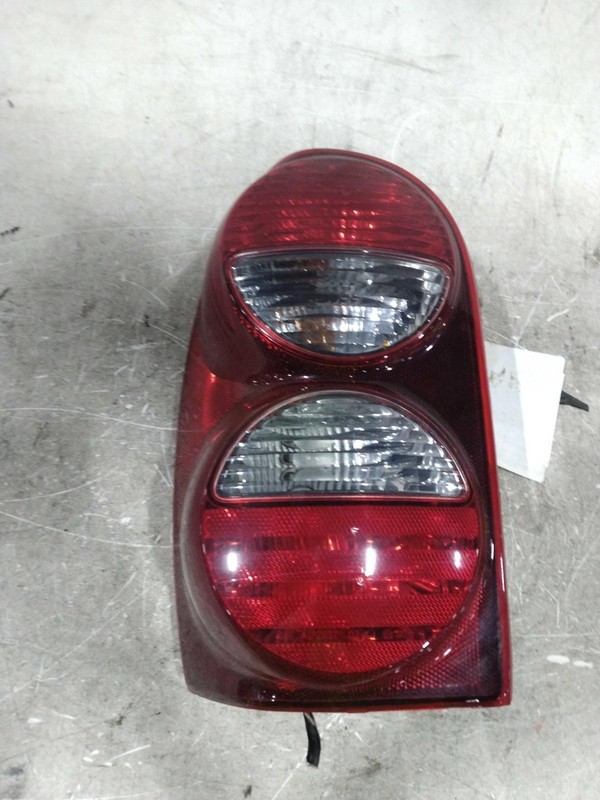 2006 Jeep Liberty Left Tail Light Assembly OEM 389452 Minor Blemishes
