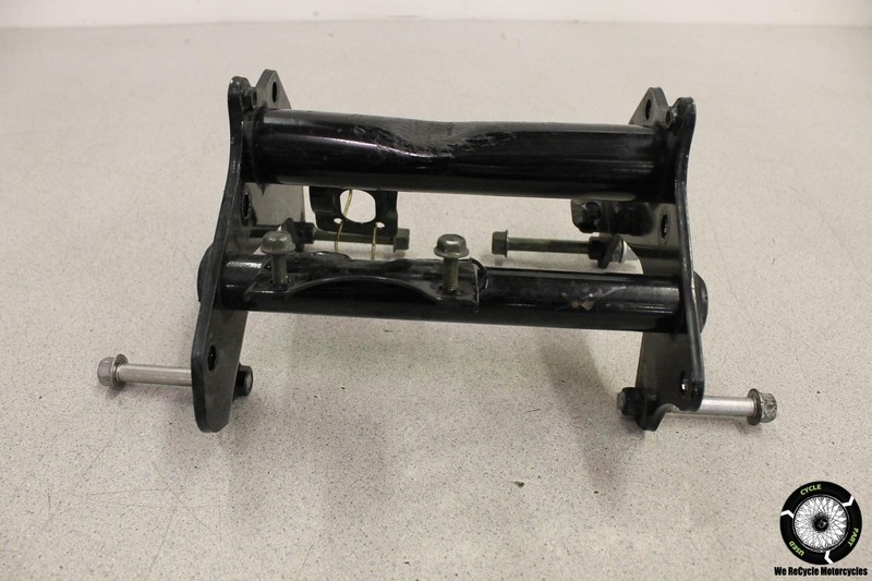 2001 Yamaha Royal Star XVZ1300TF Venture ENGINE MOUNT MOTOR BRACKET XVZ 1300 01