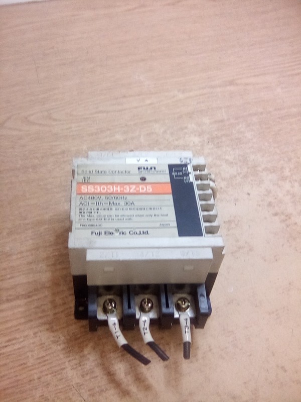 Fuji SS303H-3Z-D5 Solid State Contactor