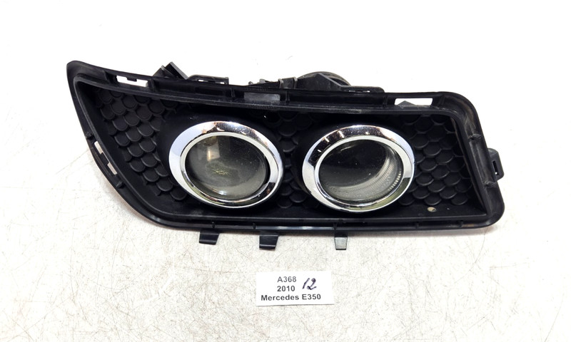 ✅ 10-13 OEM Mercedes W212 E350 Front Left Driver Side Fog Light Lamp W/ Trim