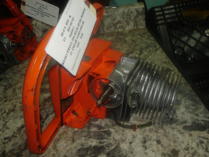 Husqvarna Husky 32 power head oil tankcover chainsaw part only Bin 392 #2
